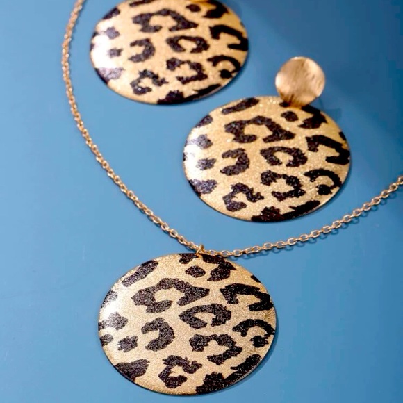 ❤️Leopard Print Round Necklace and Earrings Set - Picture 5 of 5
